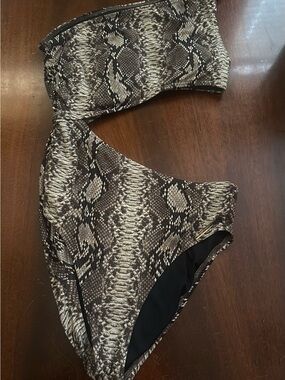 Vince Camuto Brown and Black Snakeskin One-Shoulder One Piece Swimsuit
